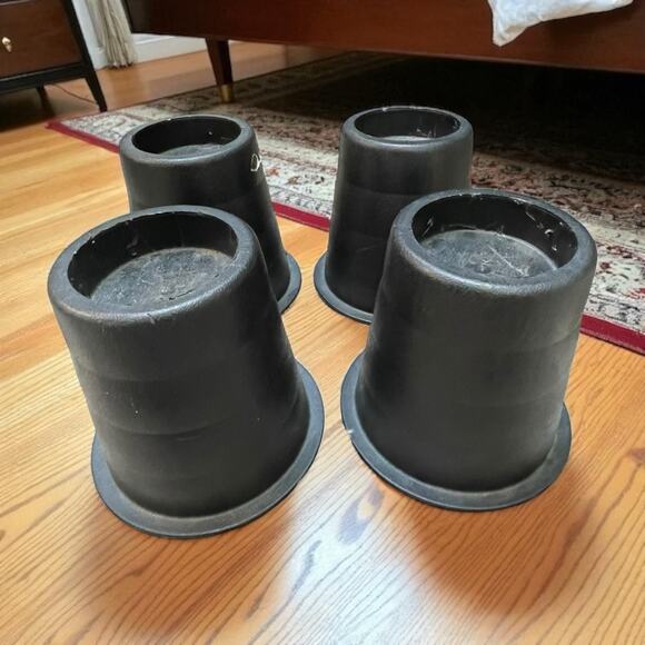 Bed Risers Round Furniture Risers Heavy Duty 6.5" Height Dorm Black Lot of 4 - Picture 1 of 8